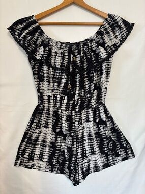 DEREK HEART Black and White Tie-Dye Knit Romper Size Large